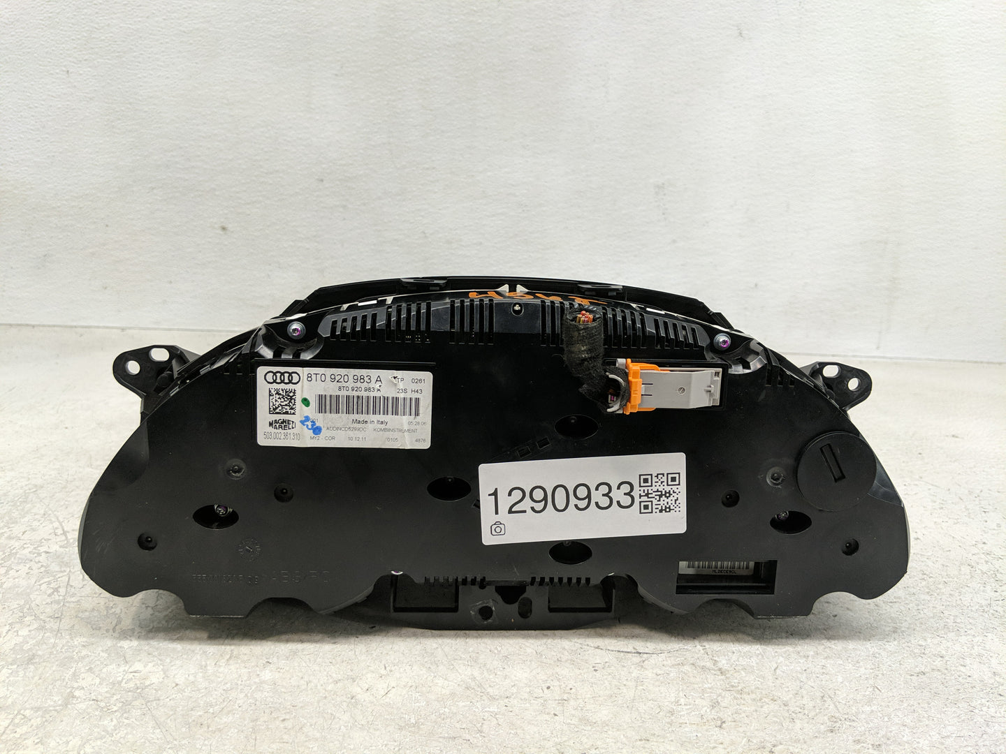 2010-2012 Audi A5 Instrument Cluster Speedometer Gauges P/N:8T0 920 983 A Fits Fits 2010 2011 2012 OEM Used Auto Parts - Oem