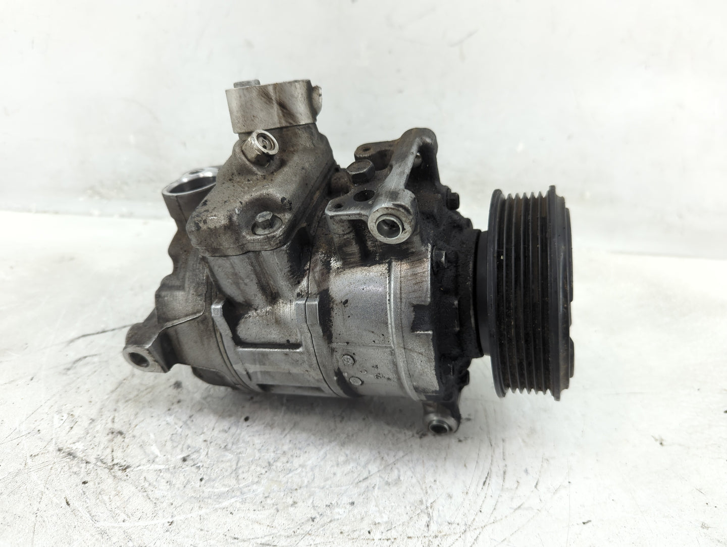 2010-2012 Audi A5 Air Conditioning A/c Ac Compressor Oem - Oemusedautoparts1.com