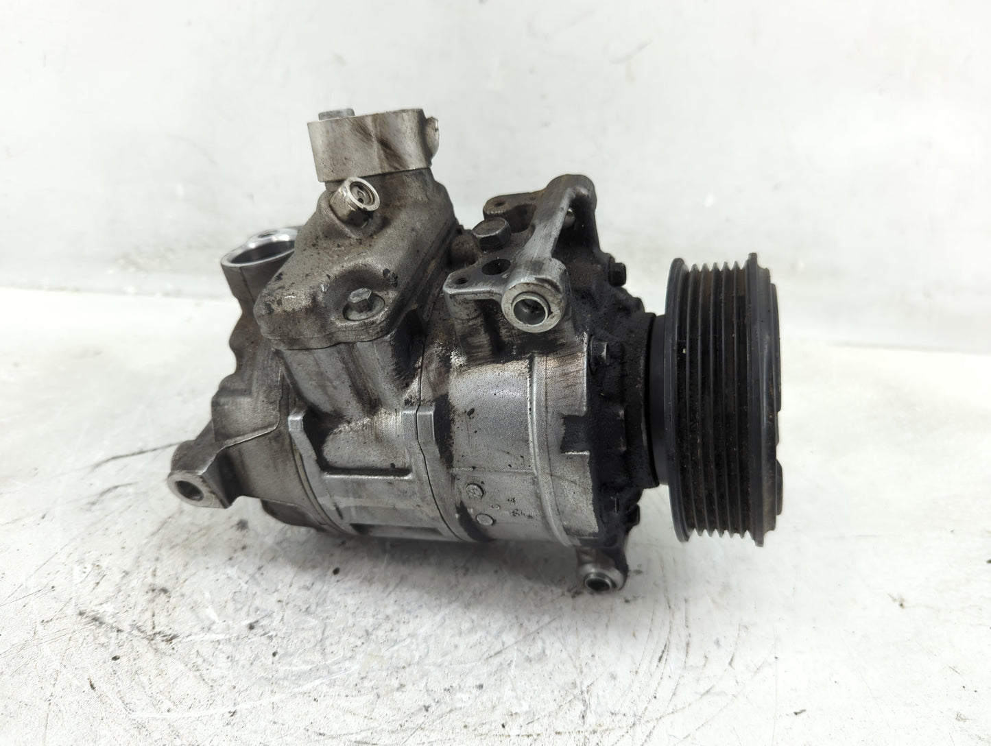 2010-2012 Audi A5 Air Conditioning A/c Ac Compressor Oem - Oemusedautoparts1.com