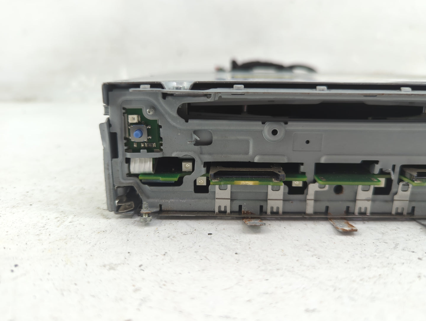 2010-2012 Audi A5 Radio AM FM Cd Player Receiver Replacement P/N:8T1035664D 8T1035664B Fits OEM Used Auto Parts - Oemusedaut