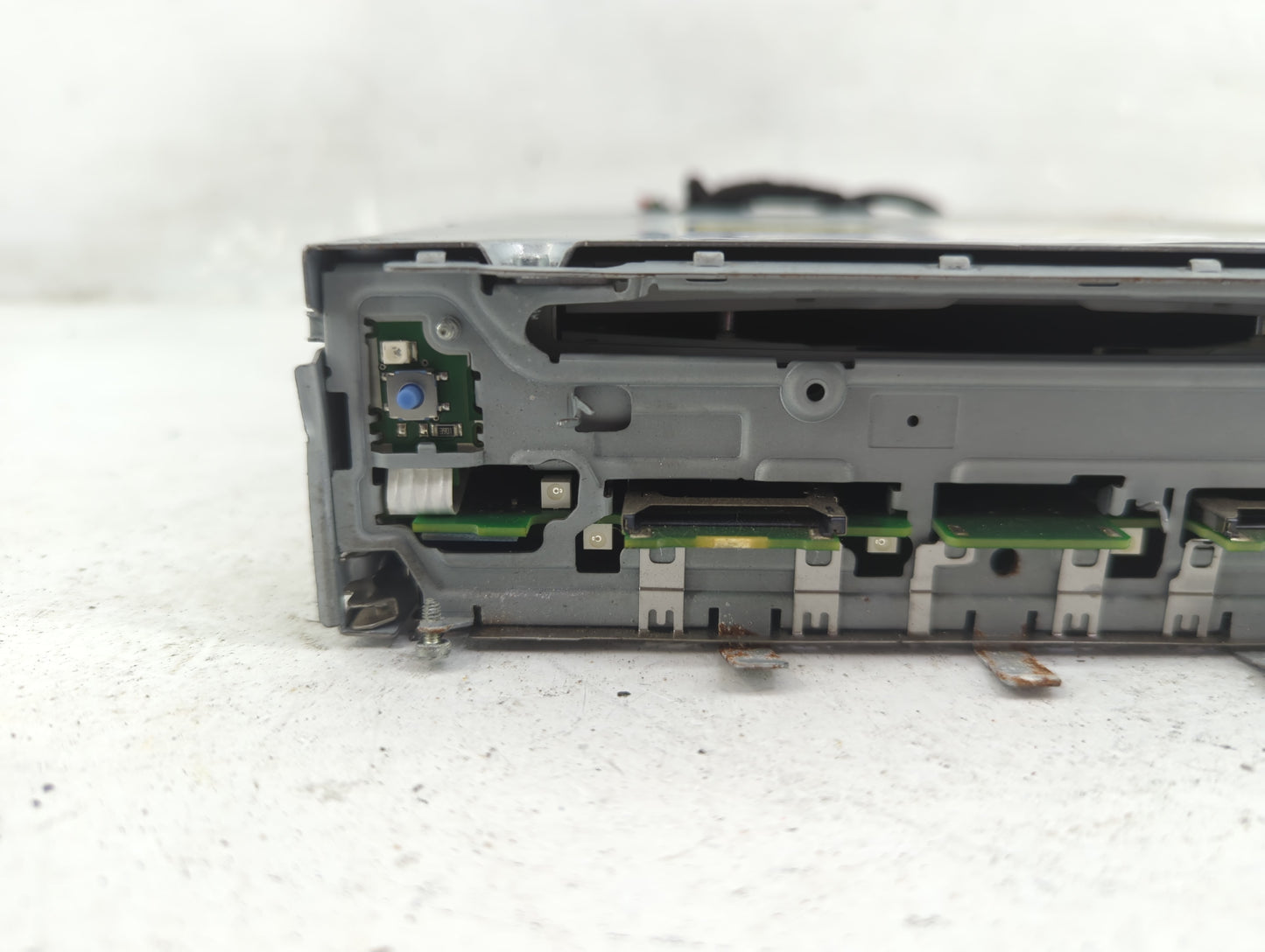 2010-2012 Audi A5 Radio AM FM Cd Player Receiver Replacement P/N:8T1035664D 8T1035664B Fits OEM Used Auto Parts - Oemusedaut