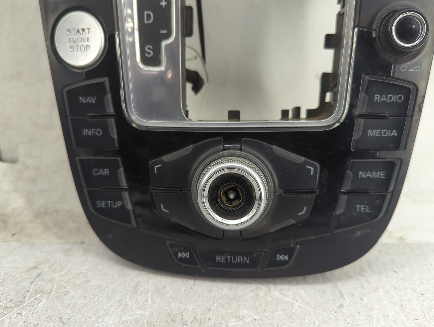 2010-2012 Audi A5 Radio AM FM Cd Player Receiver Replacement P/N:8T0919609G 8T0919609GWFX Fits OEM Used Auto Parts - Oemused