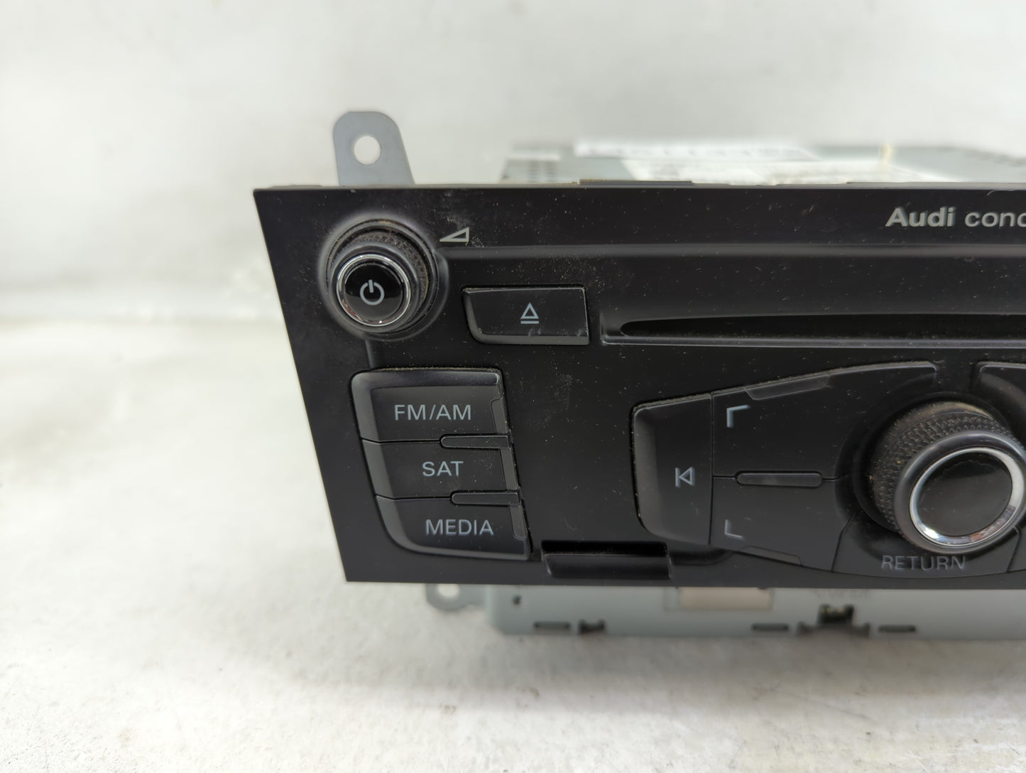 2015-2017 Audi A5 Radio AM FM Cd Player Receiver Replacement P/N:8T1035186R CQ-JA1962G Fits OEM Used Auto Parts - Oemusedaut