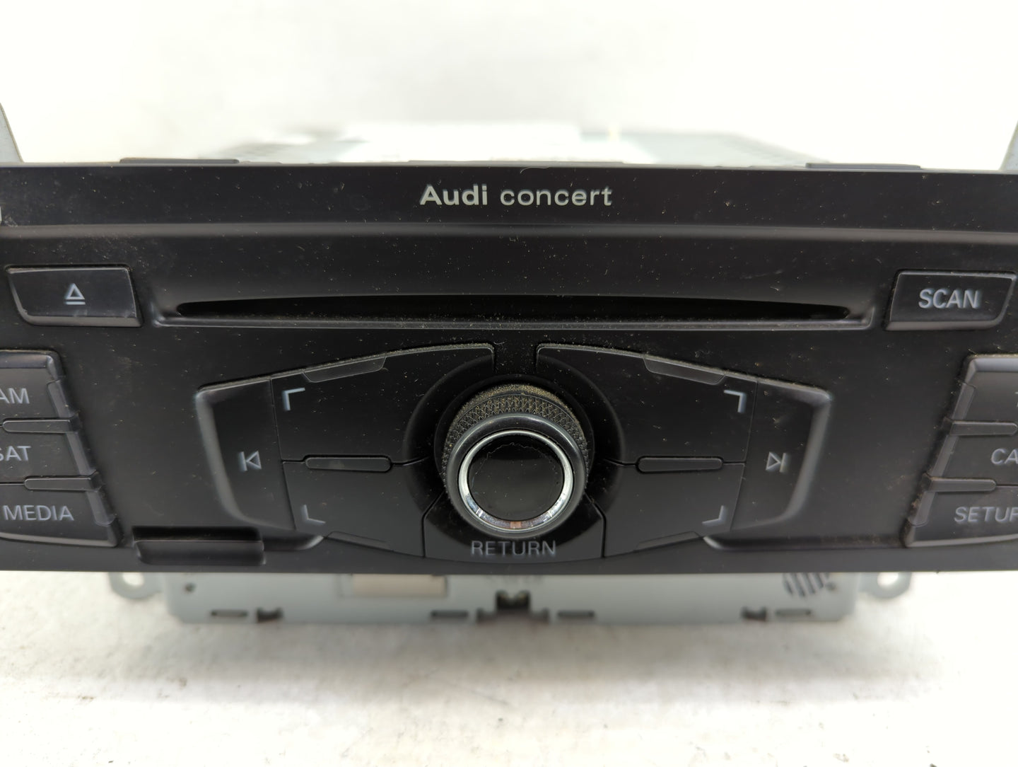 2015-2017 Audi A5 Radio AM FM Cd Player Receiver Replacement P/N:8T1035186R CQ-JA1962G Fits OEM Used Auto Parts - Oemusedaut