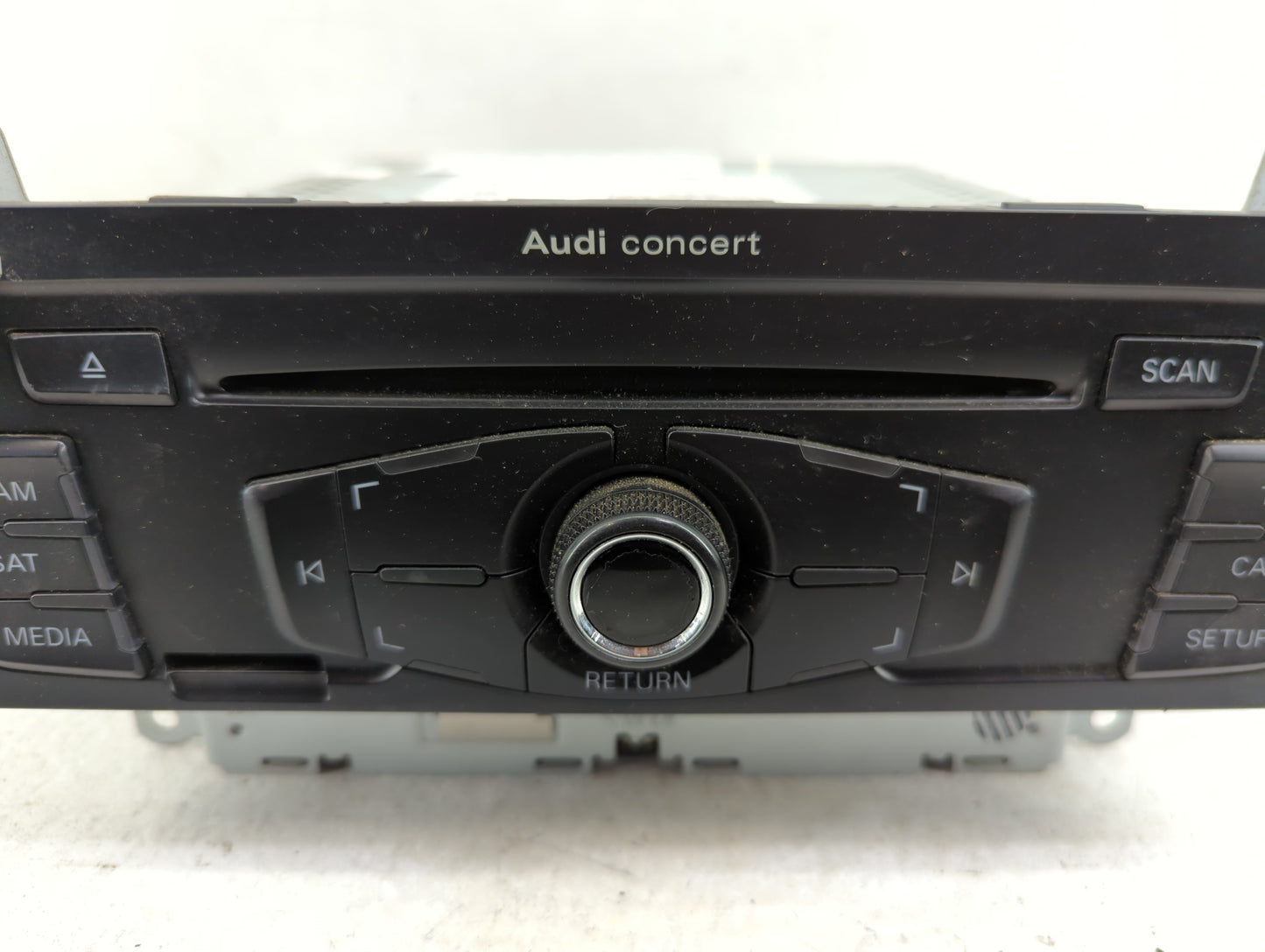 2015-2017 Audi A5 Radio AM FM Cd Player Receiver Replacement P/N:8T1035186R CQ-JA1962G Fits OEM Used Auto Parts - Oemusedaut