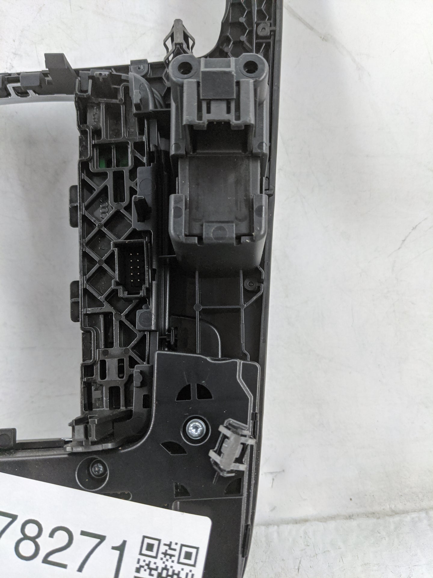 2010-2012 Audi A5 Radio Control Panel 1478271 - Oemusedautoparts1.com