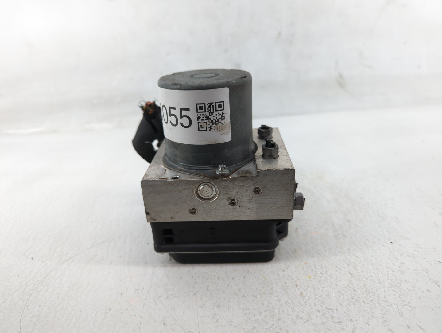 2010-2012 Audi A5 ABS Pump Control Module Replacement P/N:8K0 614 517EH Fits Fits 2009 2010 2011 2012 OEM Used Auto Parts - 