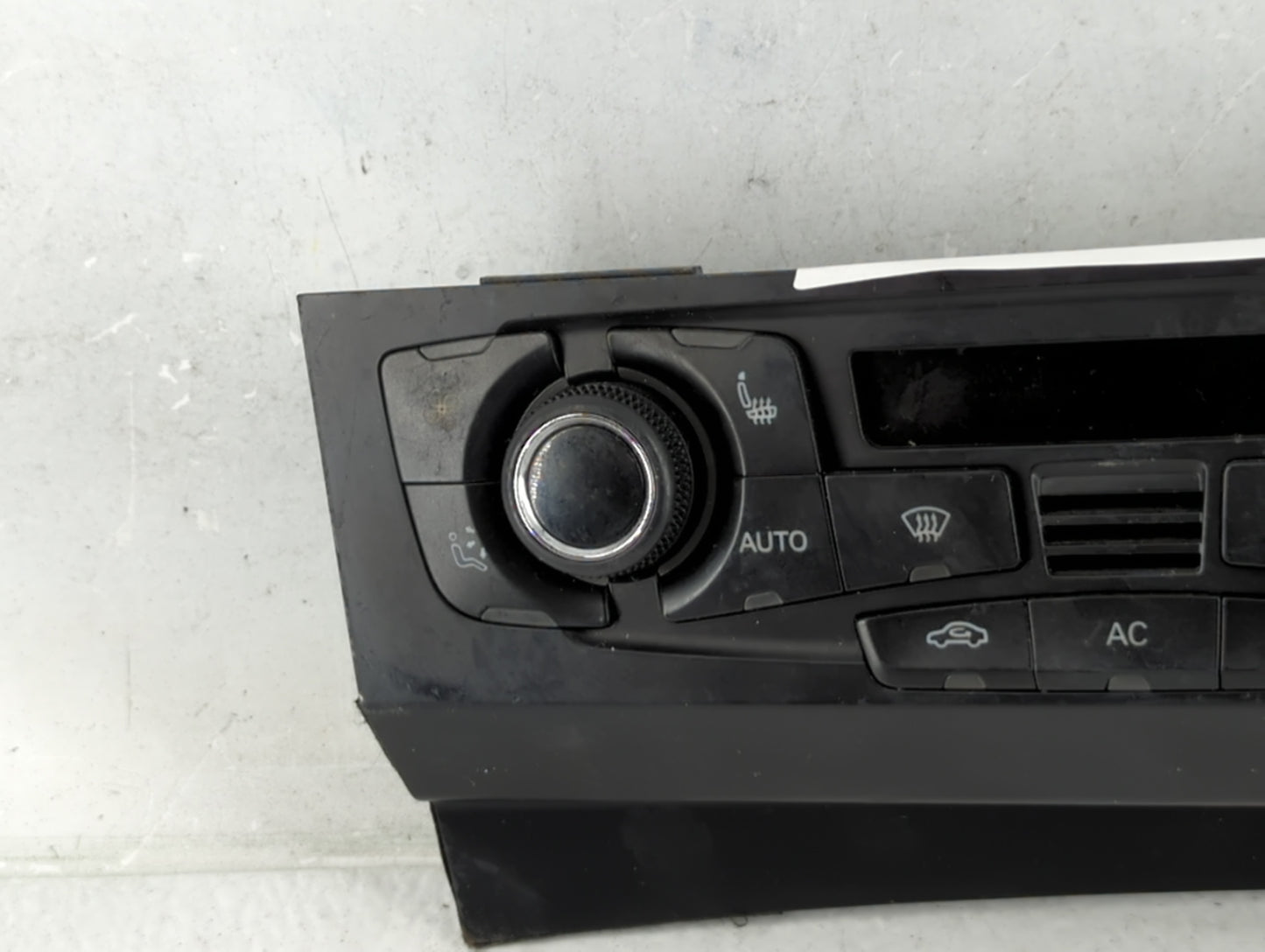 2008-2013 Audi A5 Climate Control Module Temperature AC/Heater Replacement P/N:8T1 820 043 AQ 811 820 043 AQ Fits OEM Used A