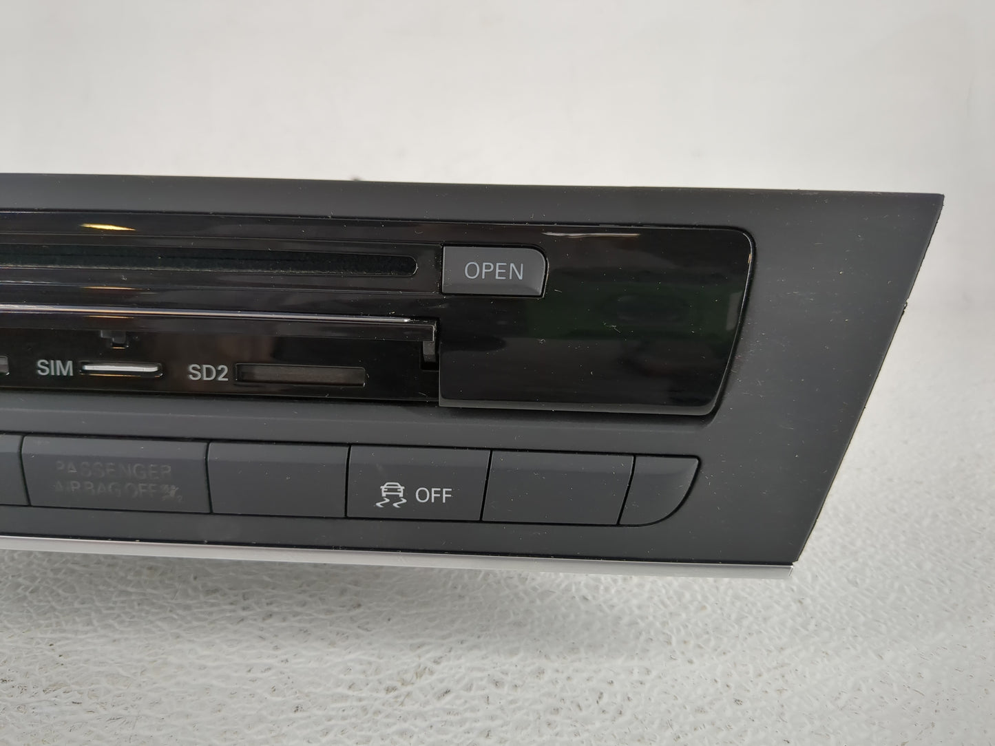 2012-2013 Audi A6 Radio AM FM Cd Player Receiver Replacement P/N:4G0 035 746 C Fits Fits 2012 2013 OEM Used Auto Parts - Oem