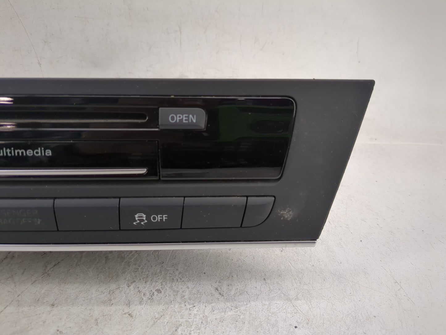 2012-2013 Audi A6 Radio AM FM Cd Player Receiver Replacement P/N:1548-10-2886 Fits Fits 2012 2013 OEM Used Auto Parts - Oemu