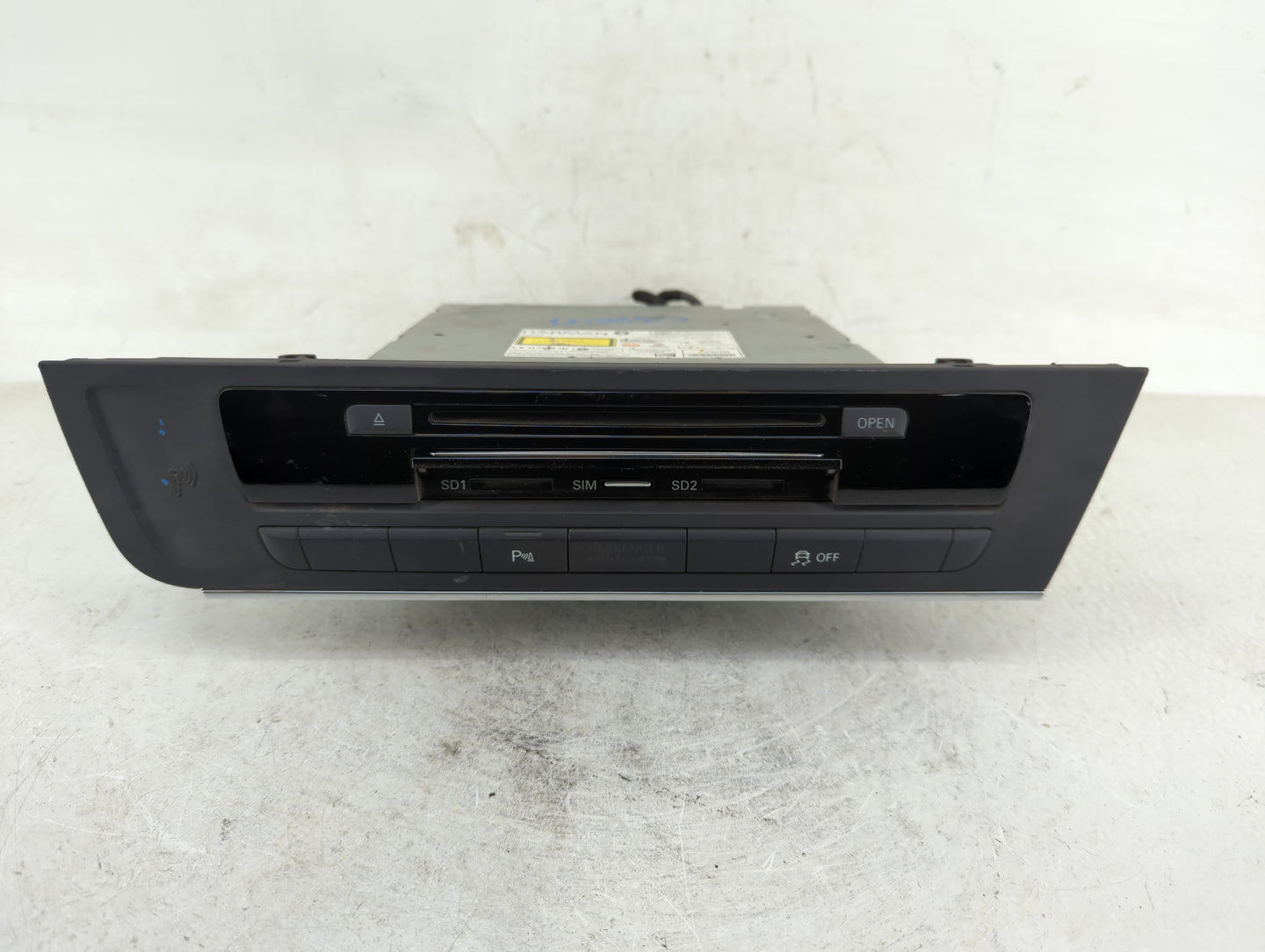 2012-2013 Audi A6 Radio AM FM Cd Player Receiver Replacement P/N:4G0 035 746 C Fits Fits 2012 2013 OEM Used Auto Parts - Oem
