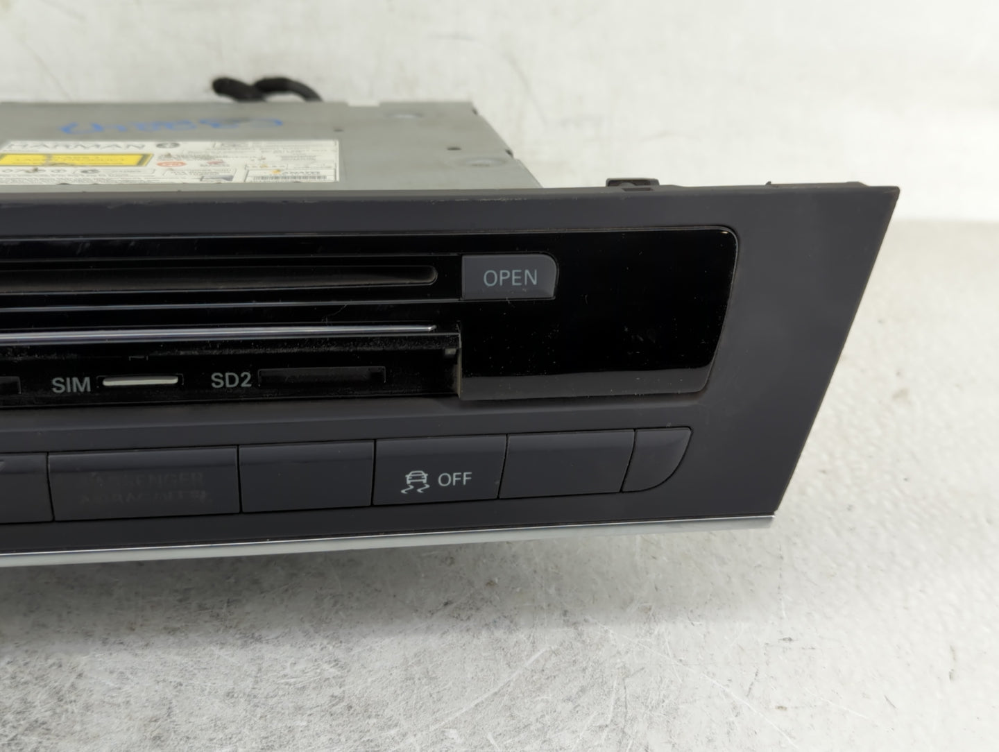 2012-2013 Audi A6 Radio AM FM Cd Player Receiver Replacement P/N:4G0 035 746 C Fits Fits 2012 2013 OEM Used Auto Parts - Oem