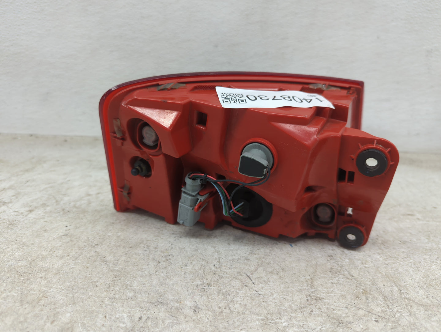 2012-2015 Audi A6 Tail Light Assembly Passenger Right OEM P/N:90003930 4G5 945 096 B Fits Fits 2012 2013 2014 2015 OEM Used 