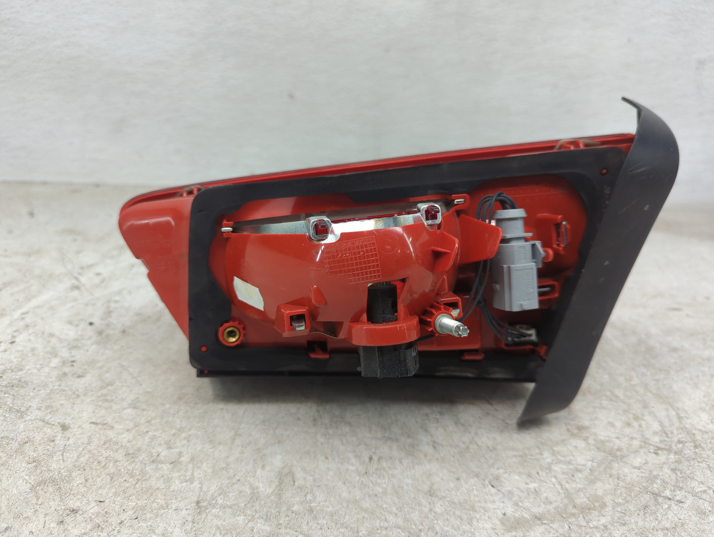 2012-2015 Audi A6 Tail Light Assembly Driver Left OEM P/N:4G5 945 093 B Fits Fits 2012 2013 2014 2015 OEM Used Auto Parts - 