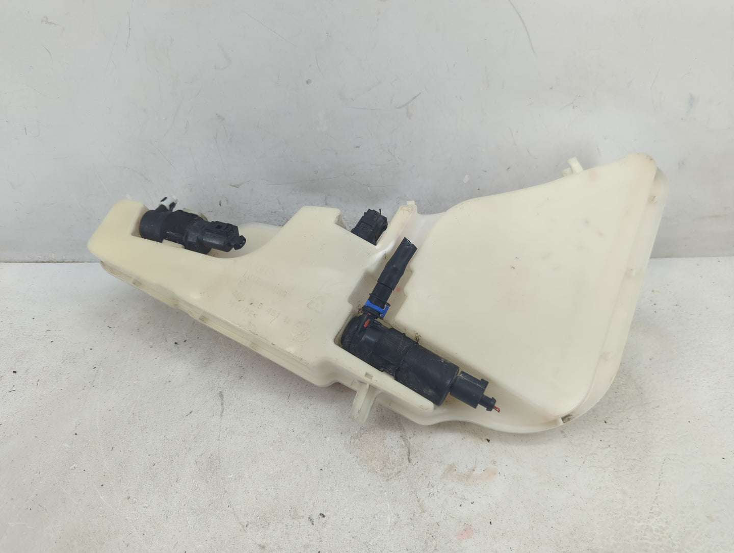 2012-2018 Audi A6 Windshield Washer Fluid Reservoir Bottle Oem - Oemusedautoparts1.com
