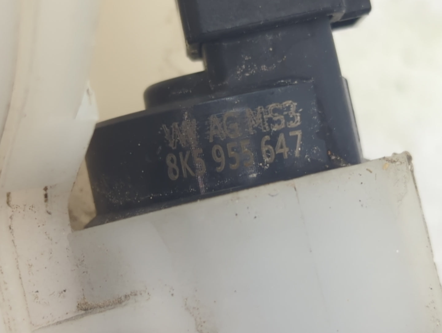 2012-2018 Audi A6 Windshield Washer Fluid Reservoir Bottle Oem - Oemusedautoparts1.com