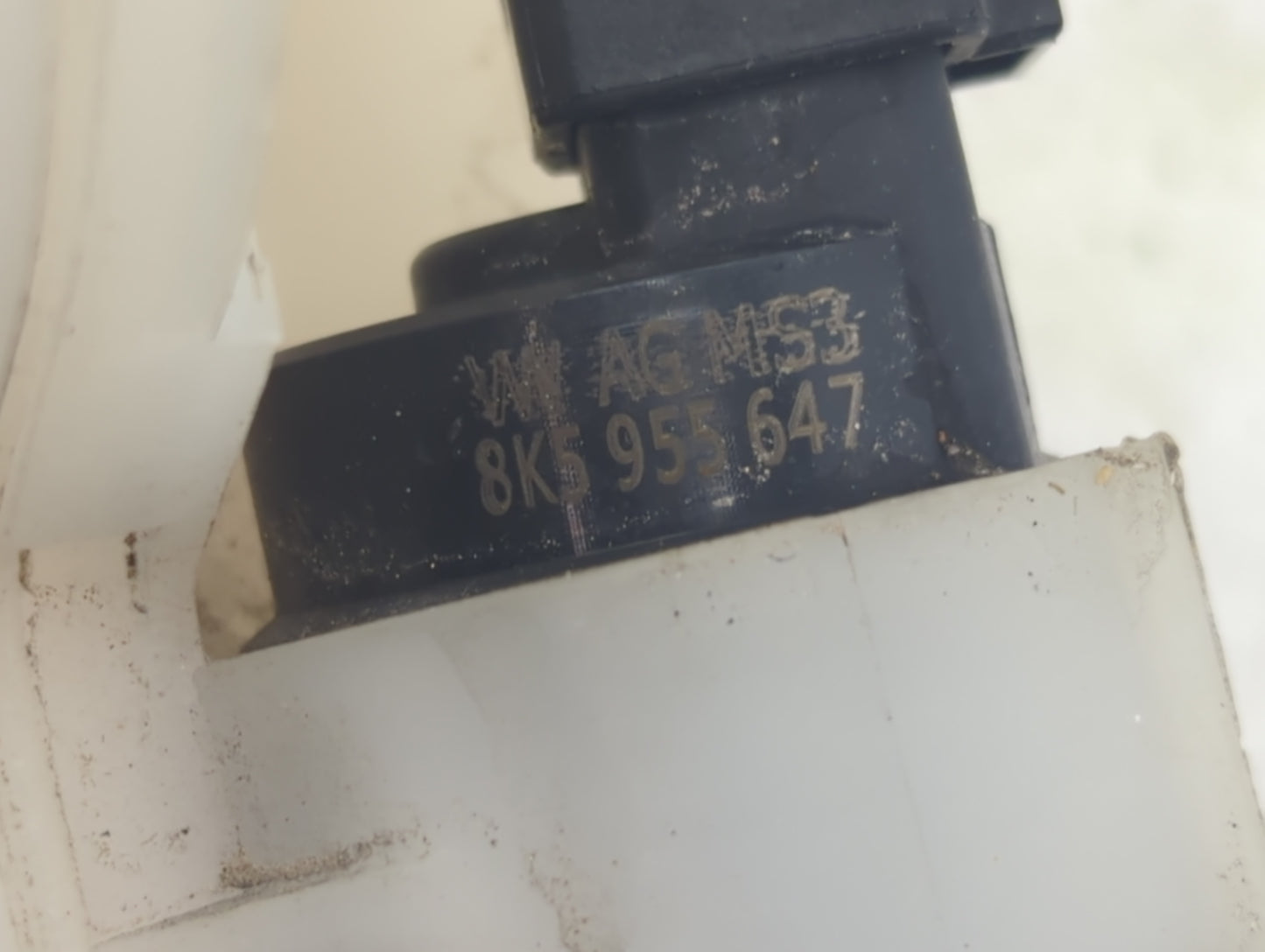 2012-2018 Audi A6 Windshield Washer Fluid Reservoir Bottle Oem - Oemusedautoparts1.com