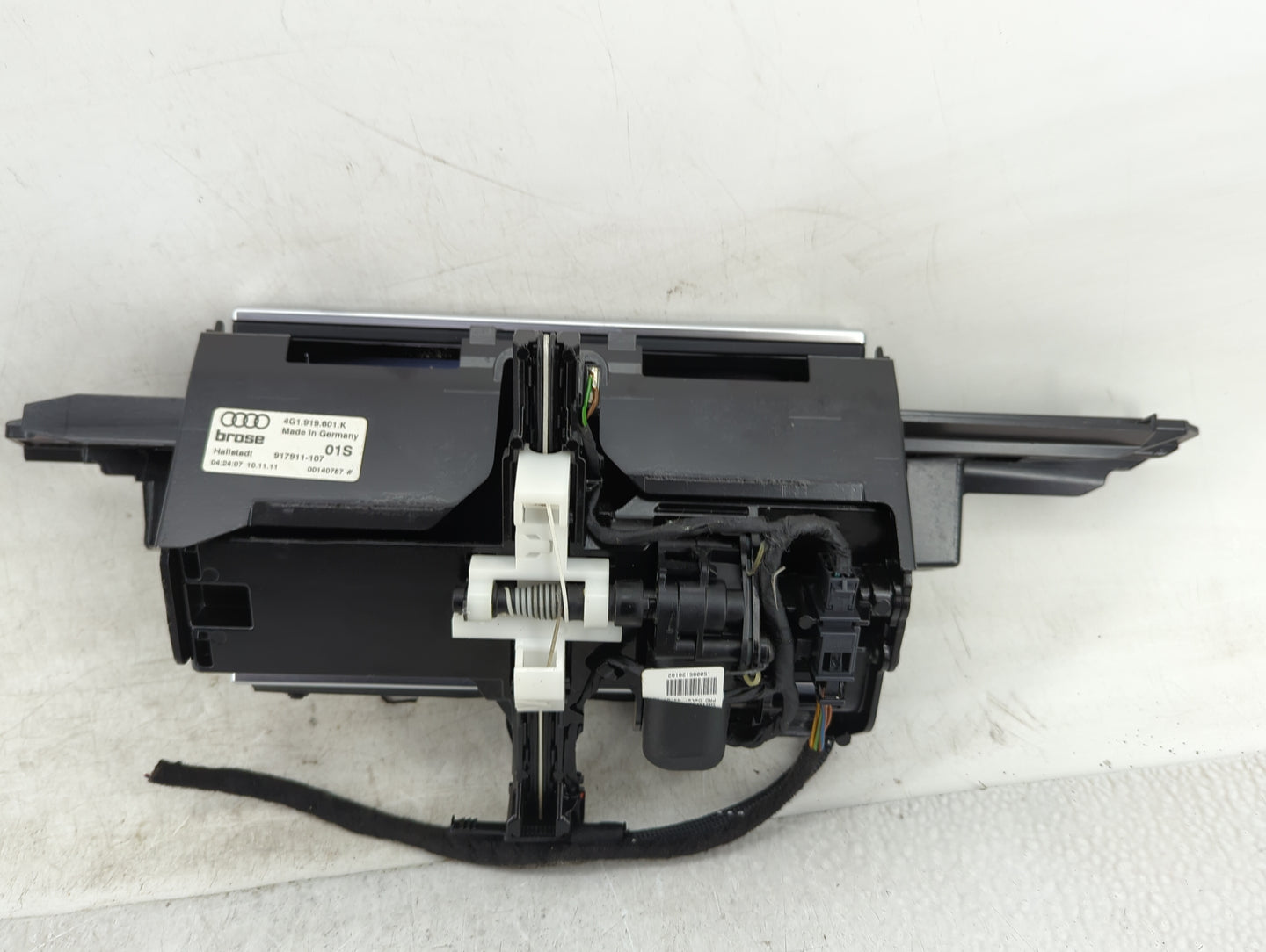 2012-2015 Audi A6 Information Display Screen - Oemusedautoparts1.com