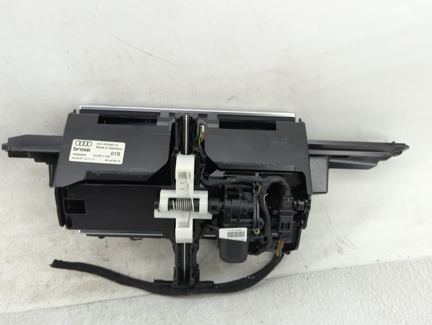 2012-2015 Audi A6 Information Display Screen - Oemusedautoparts1.com