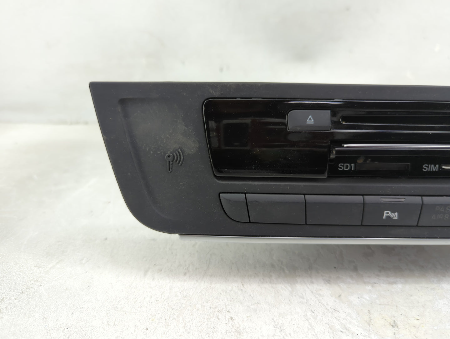 2012-2013 Audi A6 Radio AM FM Cd Player Receiver Replacement P/N:4G0035746C 9029201 Fits Fits 2012 2013 OEM Used Auto Parts 