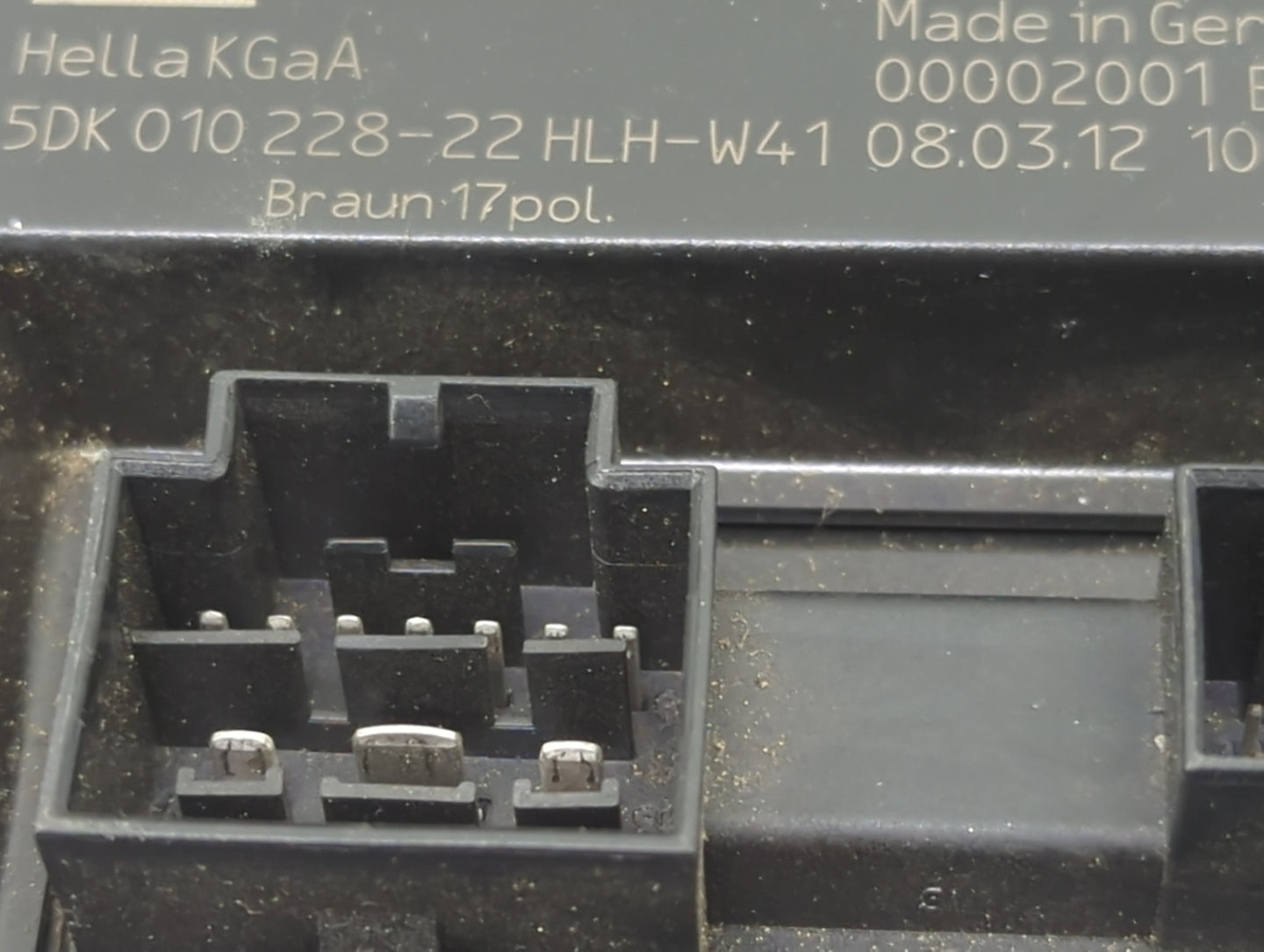 2012 Audi A6 Body Control Module Bcm Inner Cabin Fuse Box - Oemusedautoparts1.com