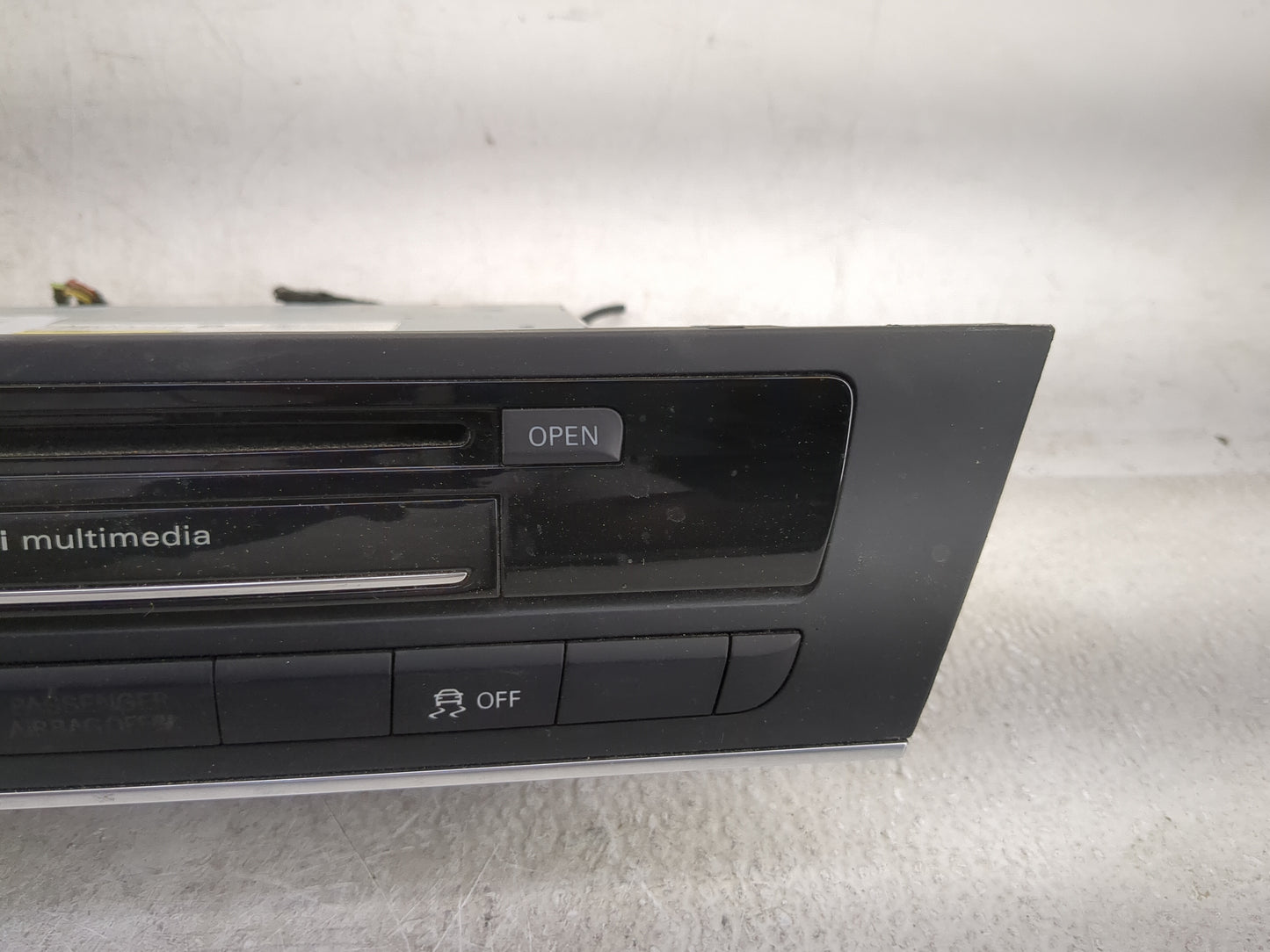 2012-2013 Audi A6 Radio AM FM Cd Player Receiver Replacement P/N:4G0035 Fits Fits 2012 2013 OEM Used Auto Parts - Oemusedaut