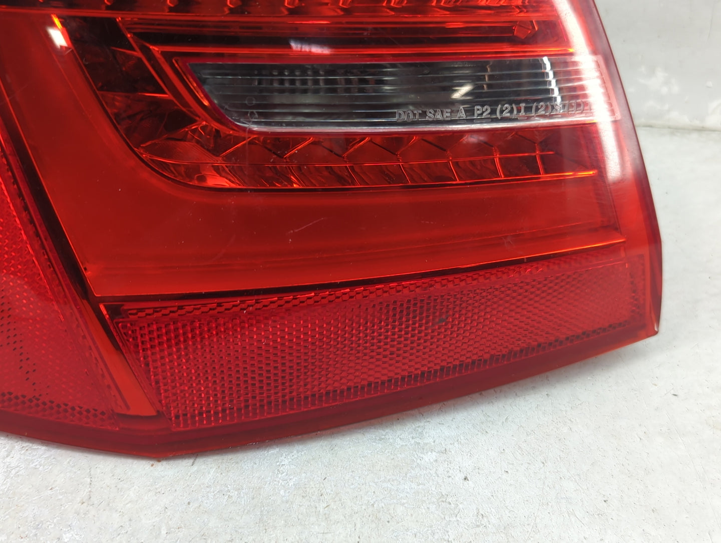 2012-2015 Audi A6 Tail Light Assembly Driver Left OEM P/N:4G5 945 095 B 89107345 Fits Fits 2012 2013 2014 2015 OEM Used Auto