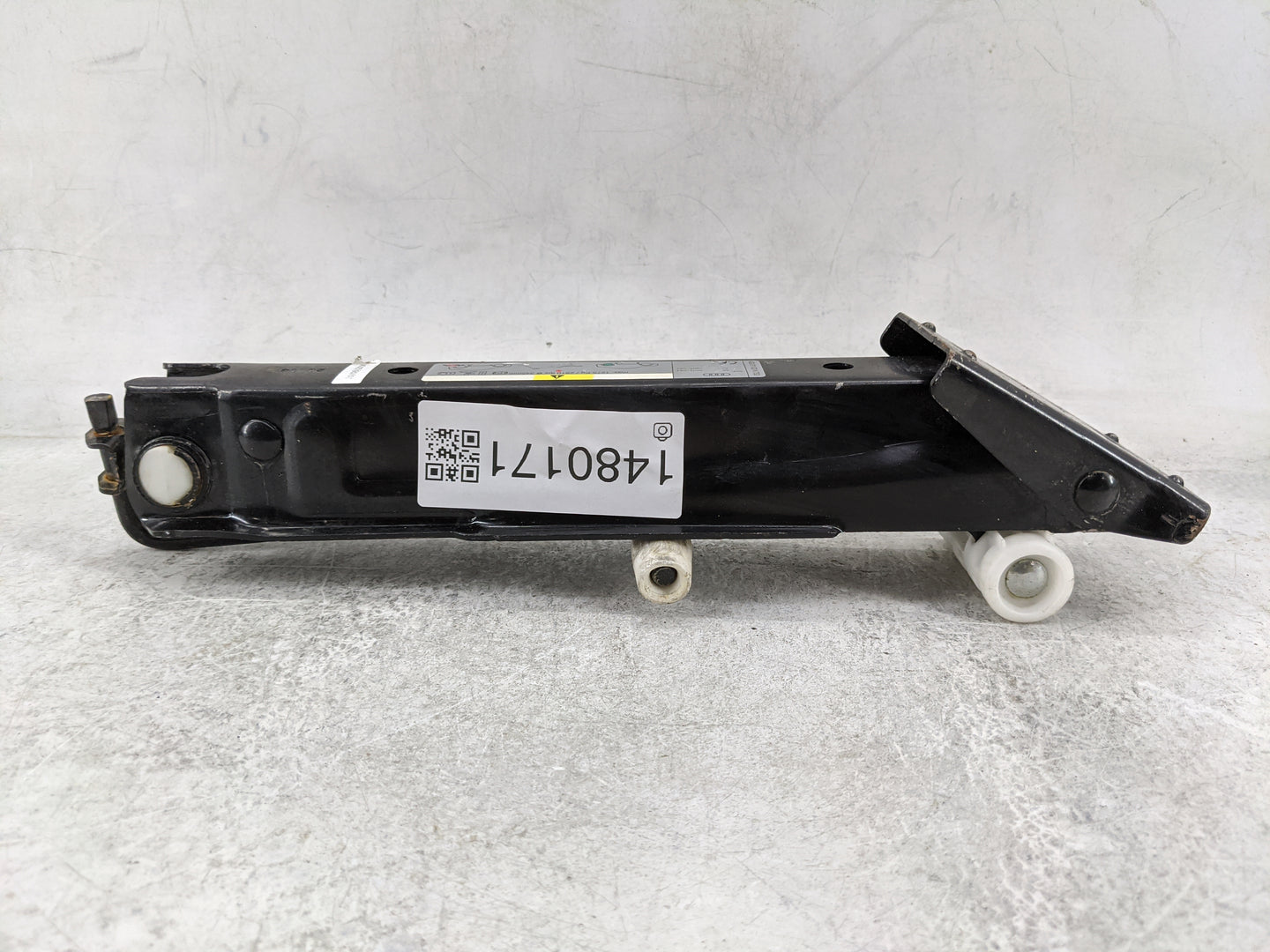 2012 Audi A6 Spare Scissor Car Jack - Oemusedautoparts1.com