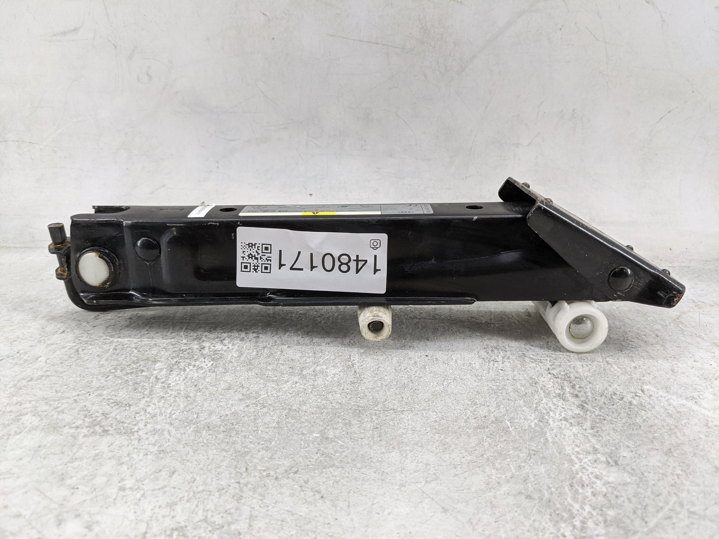 2012 Audi A6 Spare Scissor Car Jack - Oemusedautoparts1.com