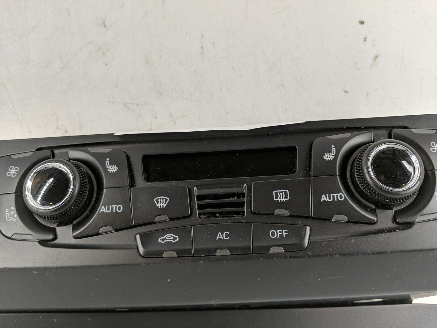 2009-2012 Audi Q5 Climate Control Module Temperature AC/Heater Replacement P/N:8T1 820 043 AK Fits OEM Used Auto Parts - Oem