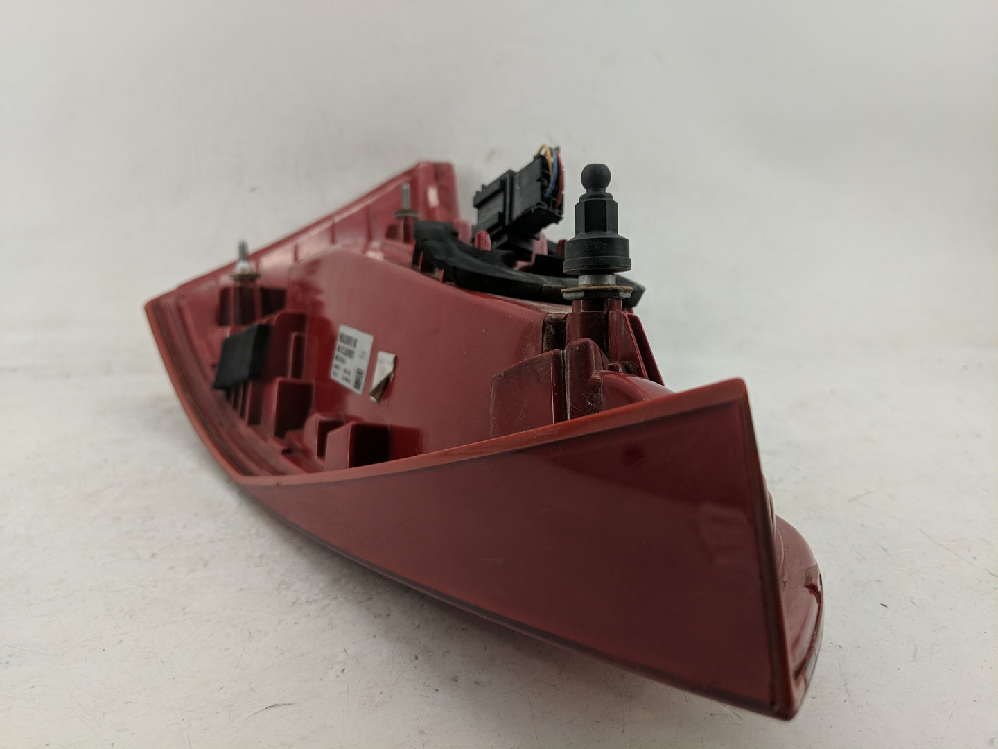 2009-2012 Audi Q5 Tail Light Assembly Passenger Right OEM P/N:8R0 945 094 B Fits Fits 2009 2010 2011 2012 OEM Used Auto Part