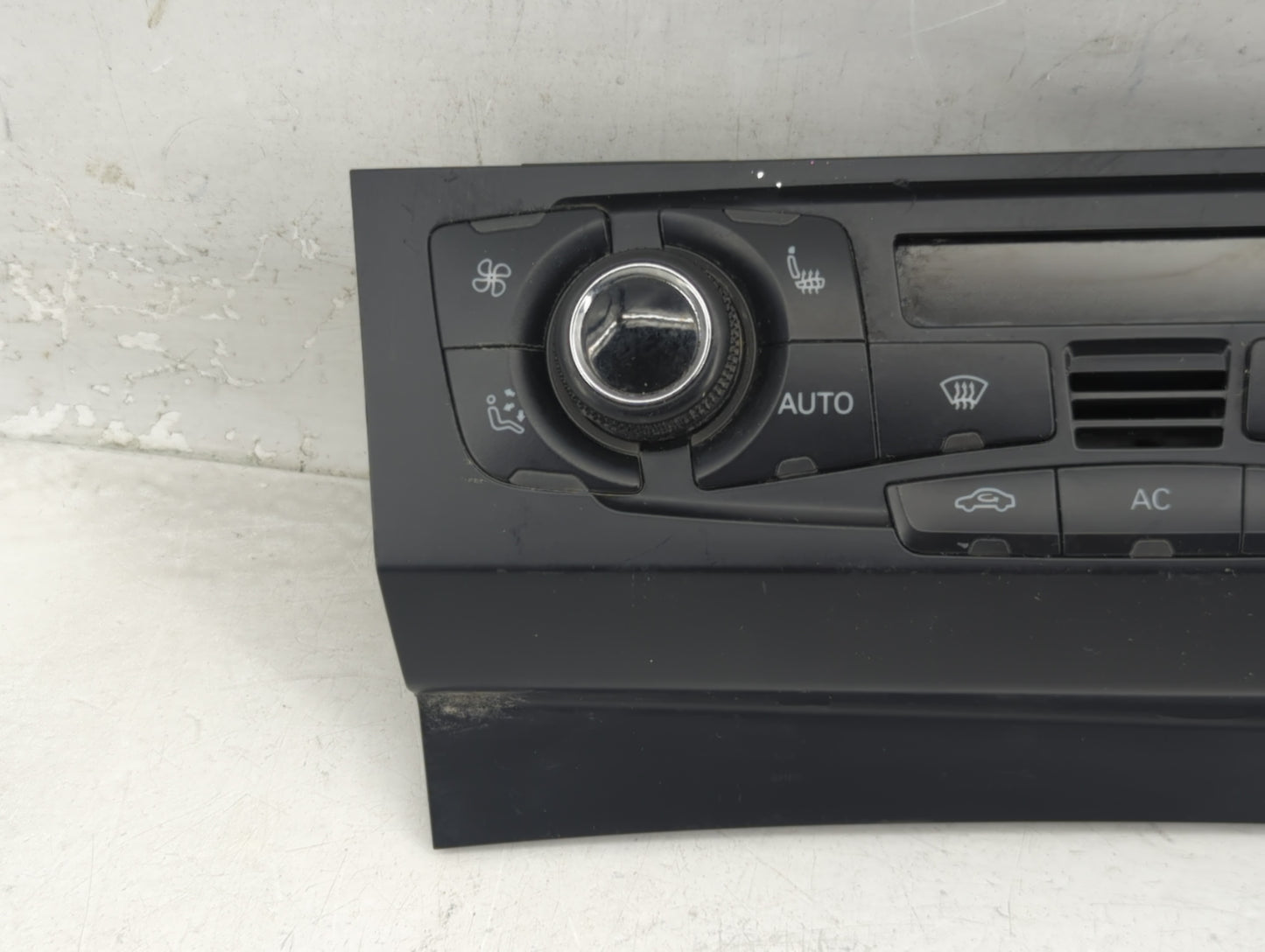 2009-2012 Audi Q5 Climate Control Module Temperature AC/Heater Replacement P/N:8T1 820 043 AK Fits OEM Used Auto Parts - Oem