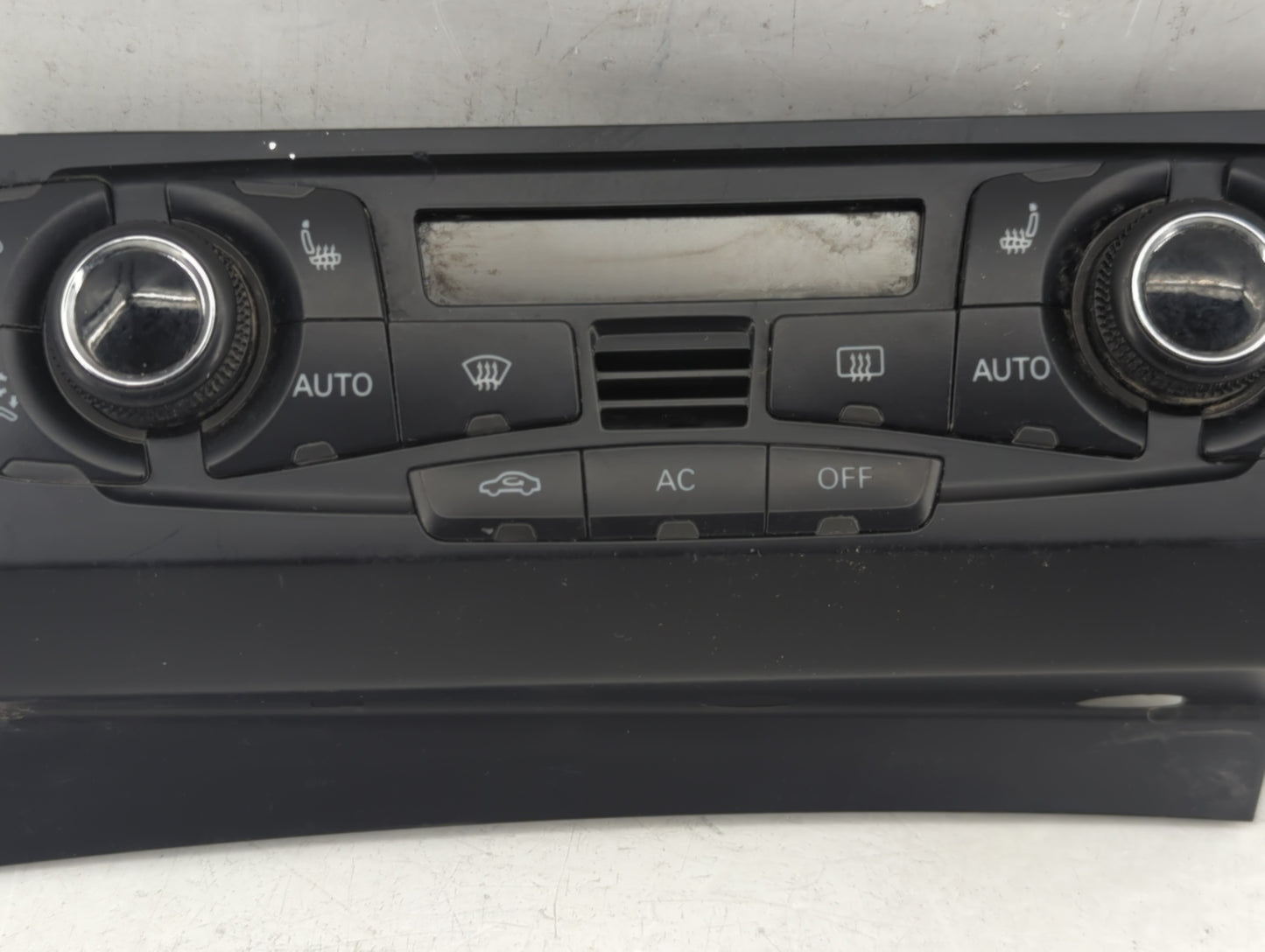 2009-2012 Audi Q5 Climate Control Module Temperature AC/Heater Replacement P/N:8T1 820 043 AK Fits OEM Used Auto Parts - Oem