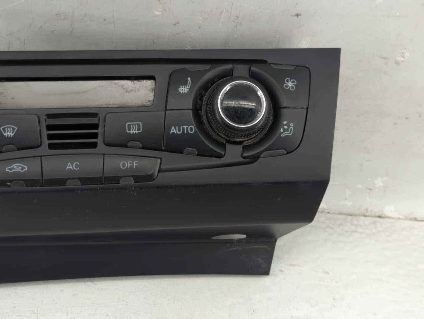 2009-2012 Audi Q5 Climate Control Module Temperature AC/Heater Replacement P/N:8T1 820 043 AK Fits OEM Used Auto Parts - Oem