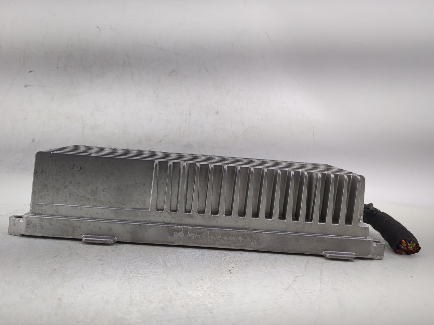 2009-2012 Audi Q5 Radio Speaker Amplifier 8r0 035 223 G - Oemusedautoparts1.com