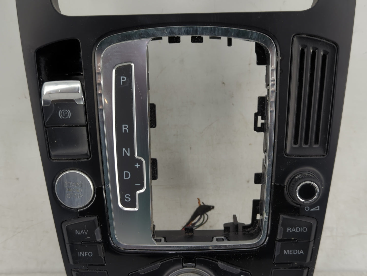 2009-2017 Audi Q5 Radio AM FM Cd Player Receiver Replacement P/N:8T0 919 609 G Fits OEM Used Auto Parts - Oemusedautoparts1.