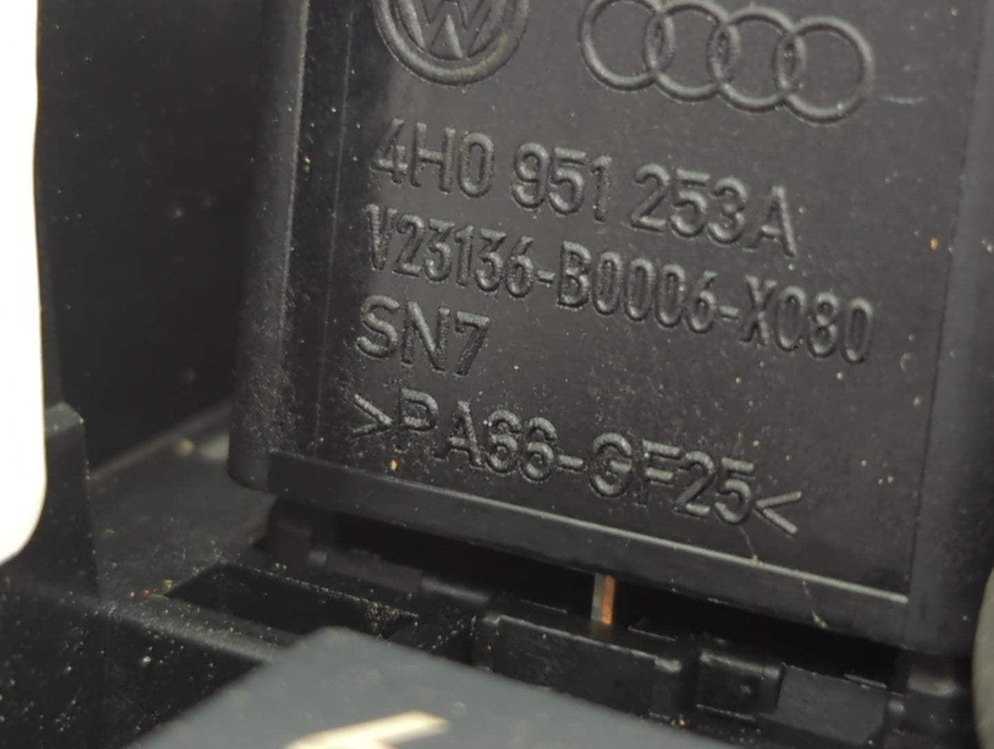 2009-2017 Audi Q5 Fusebox Fuse Box Panel Relay Module P/N:4H0 951 253A Fits Fits 2008 2009 2010 2011 2012 2013 2014 2015 201