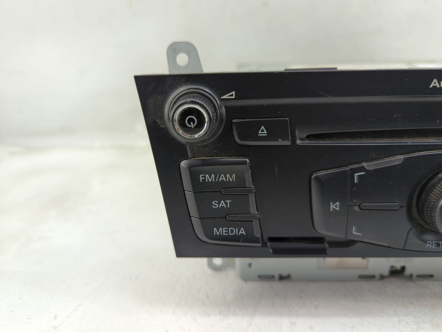 2011-2017 Audi Q5 Radio AM FM Cd Player Receiver Replacement P/N:8T1035186R CQ-JA1962G Fits OEM Used Auto Parts - Oemusedaut