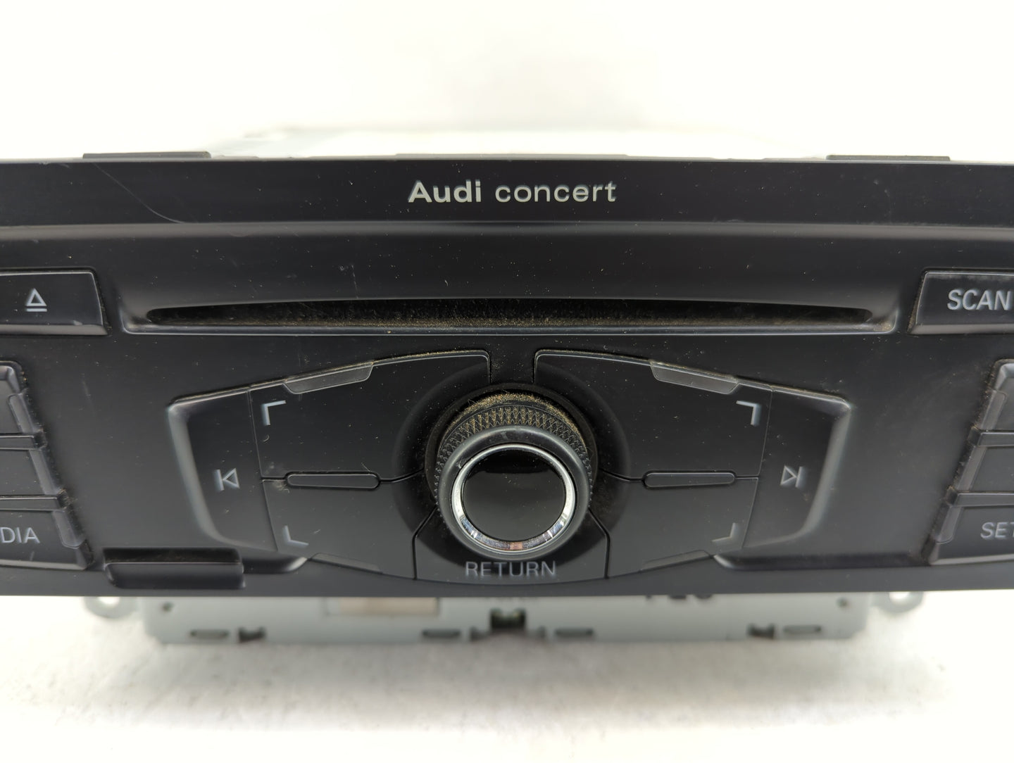 2011-2017 Audi Q5 Radio AM FM Cd Player Receiver Replacement P/N:8T1035186R CQ-JA1962G Fits OEM Used Auto Parts - Oemusedaut