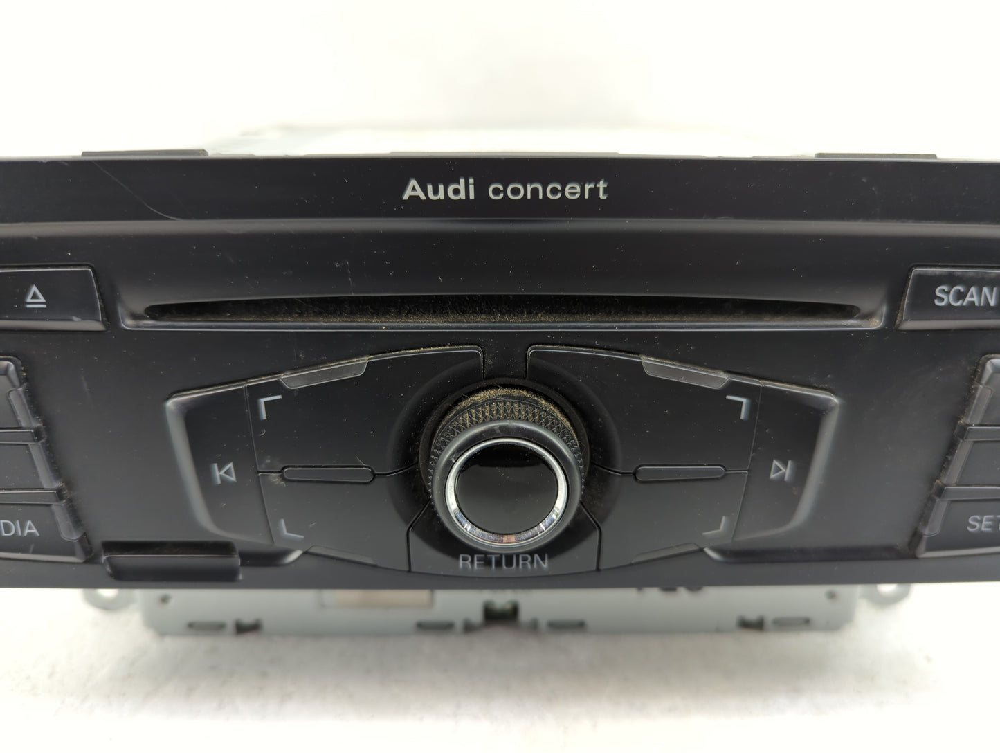 2011-2017 Audi Q5 Radio AM FM Cd Player Receiver Replacement P/N:8T1035186R CQ-JA1962G Fits OEM Used Auto Parts - Oemusedaut