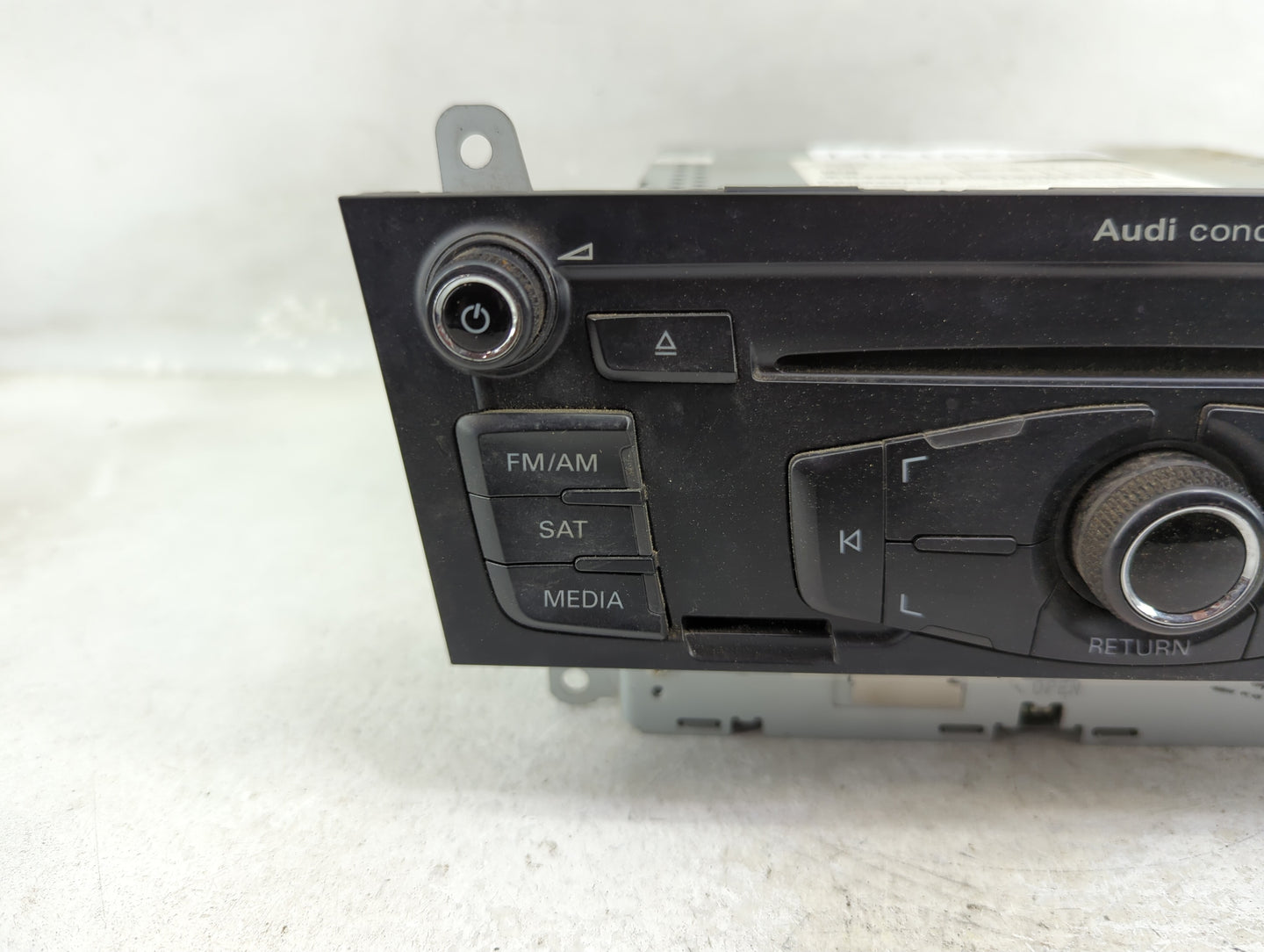 2011-2017 Audi Q5 Radio AM FM Cd Player Receiver Replacement P/N:8T1035186R CQ-JA1962G Fits OEM Used Auto Parts - Oemusedaut