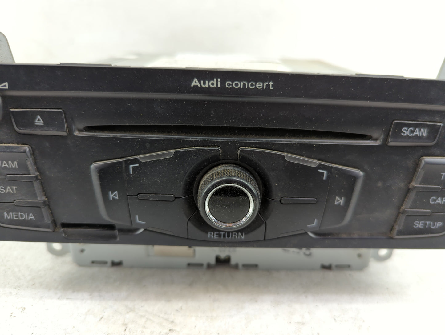 2011-2017 Audi Q5 Radio AM FM Cd Player Receiver Replacement P/N:8T1035186R CQ-JA1962G Fits OEM Used Auto Parts - Oemusedaut