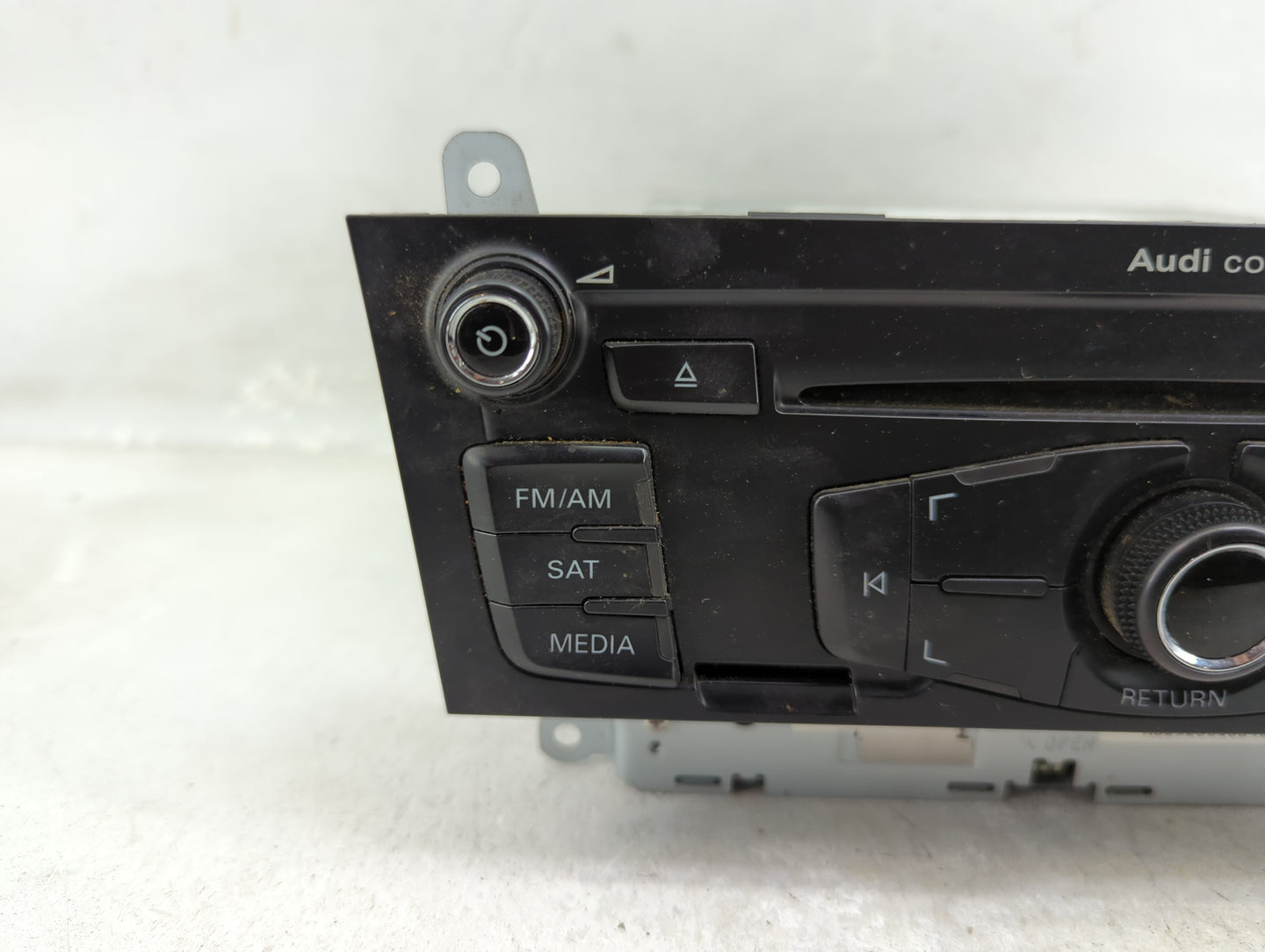 2011-2017 Audi Q5 Radio AM FM Cd Player Receiver Replacement P/N:8T1035186R CQ-JA1962G Fits OEM Used Auto Parts - Oemusedaut