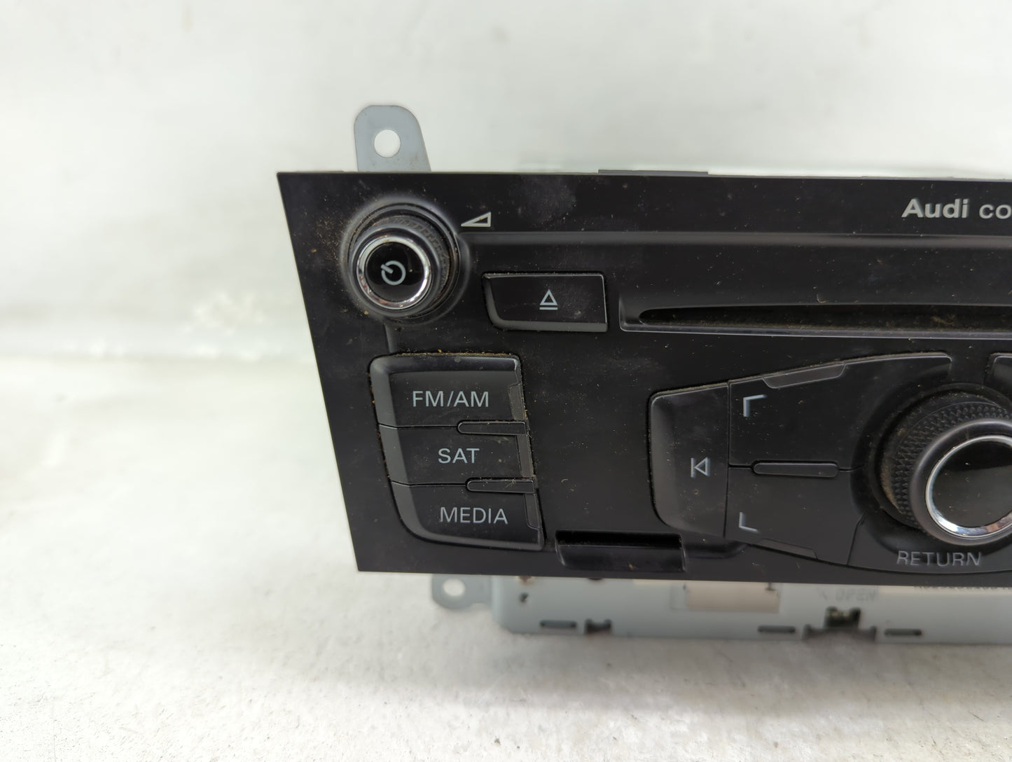 2011-2017 Audi Q5 Radio AM FM Cd Player Receiver Replacement P/N:8T1035186R CQ-JA1962G Fits OEM Used Auto Parts - Oemusedaut
