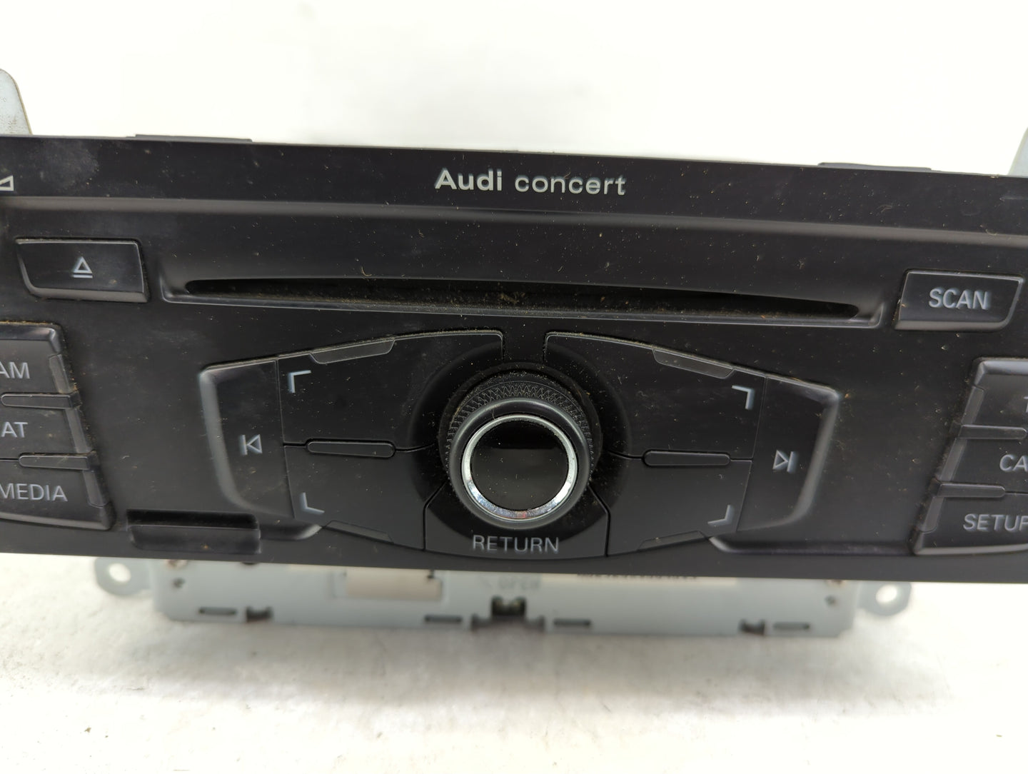 2011-2017 Audi Q5 Radio AM FM Cd Player Receiver Replacement P/N:8T1035186R CQ-JA1962G Fits OEM Used Auto Parts - Oemusedaut