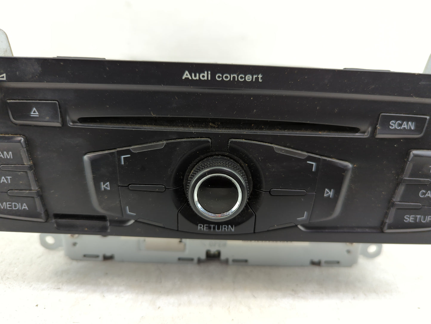 2011-2017 Audi Q5 Radio AM FM Cd Player Receiver Replacement P/N:8T1035186R CQ-JA1962G Fits OEM Used Auto Parts - Oemusedaut