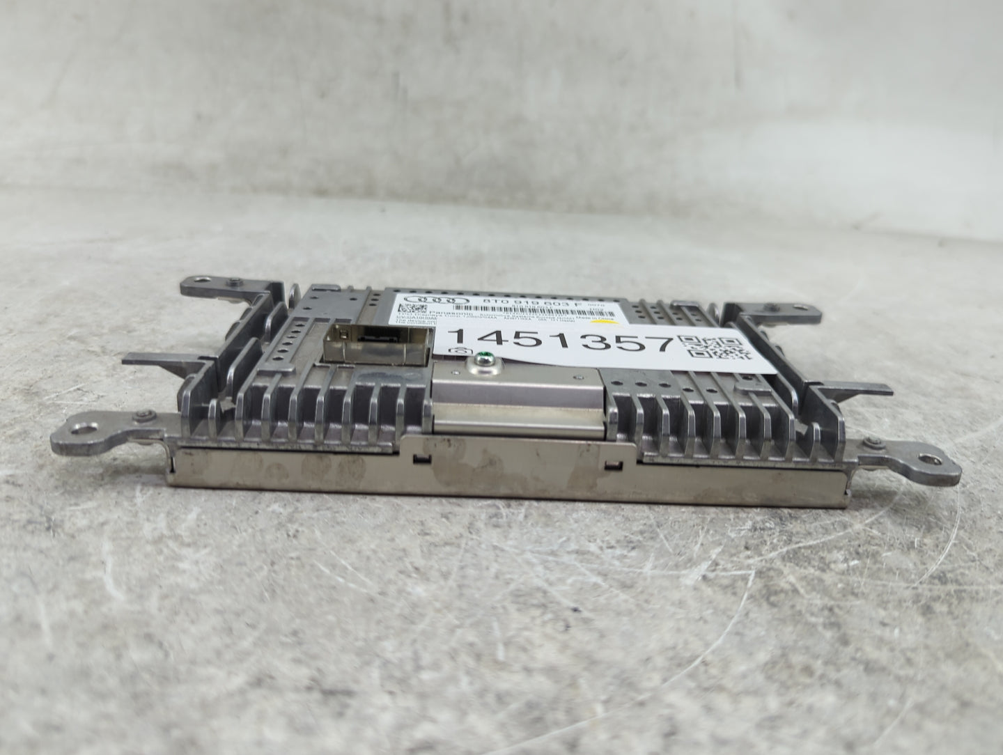2009-2017 Audi Q5 Information Display Screen - Oemusedautoparts1.com