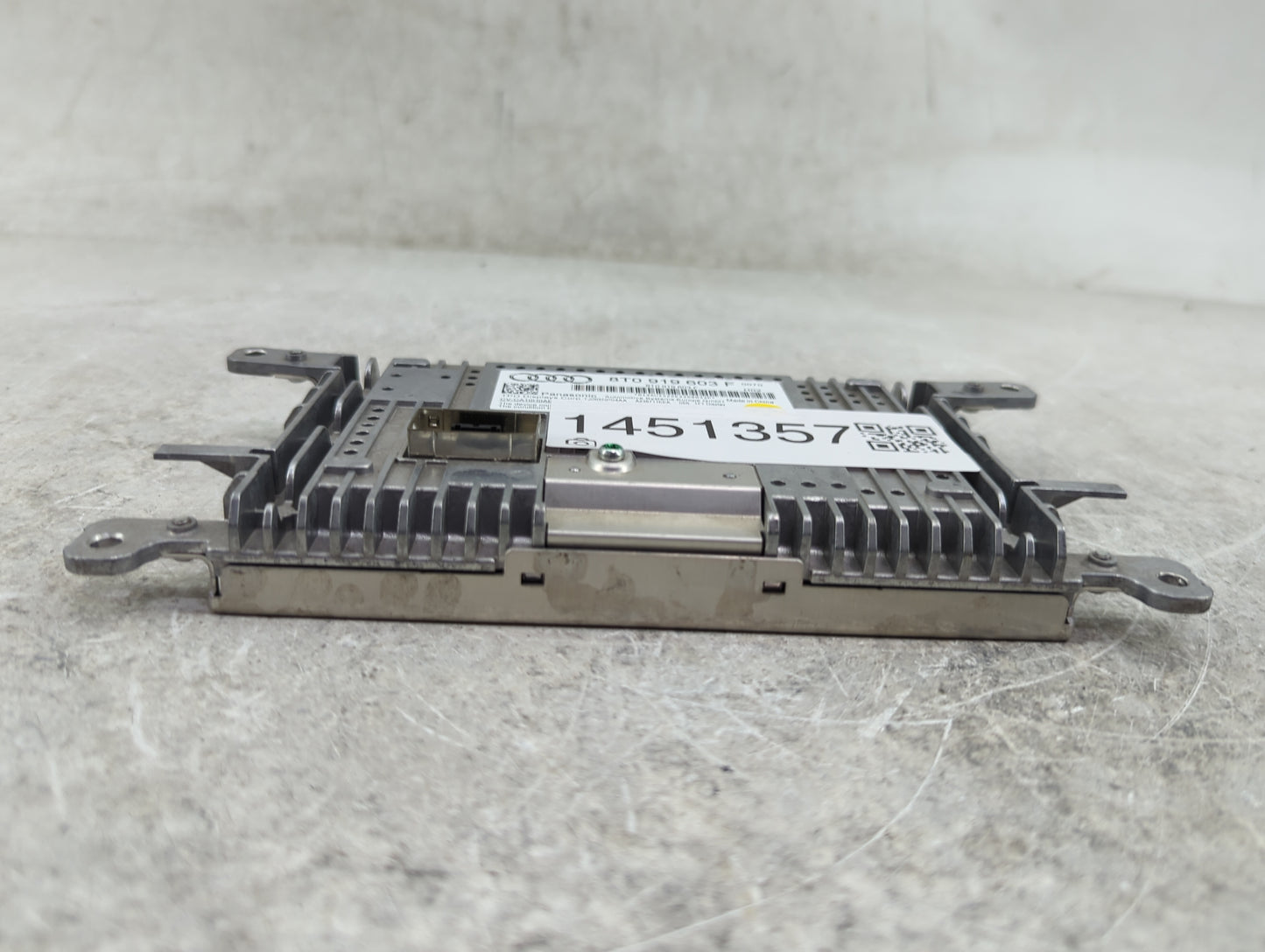 2009-2017 Audi Q5 Information Display Screen - Oemusedautoparts1.com