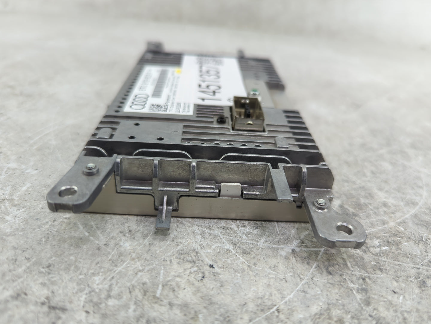 2009-2017 Audi Q5 Information Display Screen - Oemusedautoparts1.com