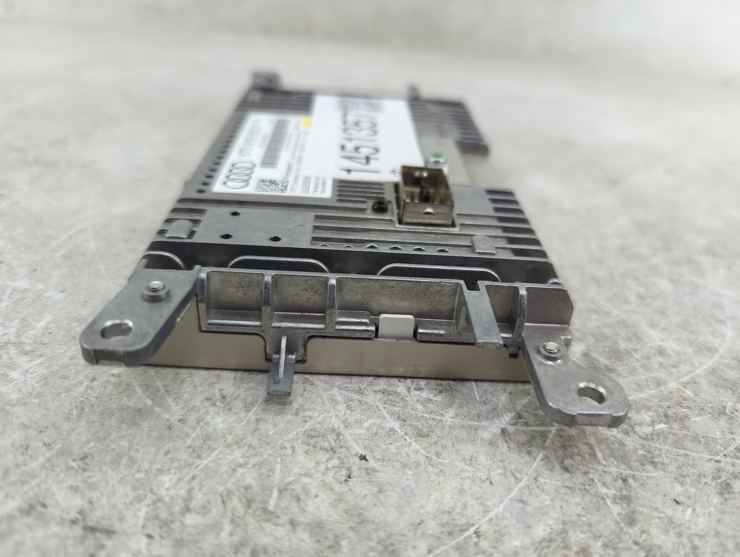 2009-2017 Audi Q5 Information Display Screen - Oemusedautoparts1.com